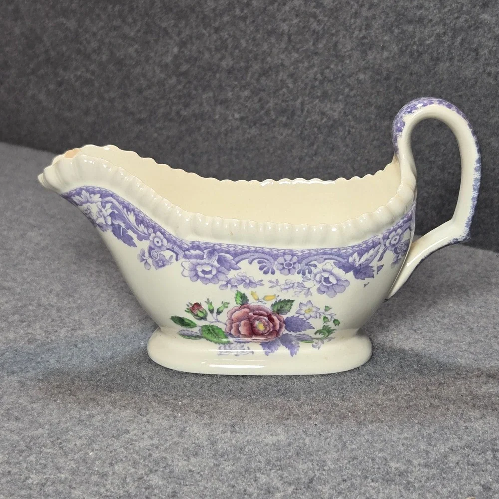 Copeland Spode Mayflower Gravy Boat Purple whit England Vintage Cottagecore flaw
